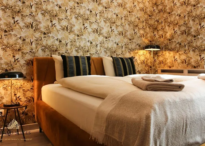 Grand Corvin Apartment