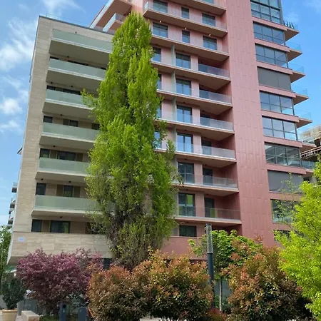 Grand Corvin Apartament *