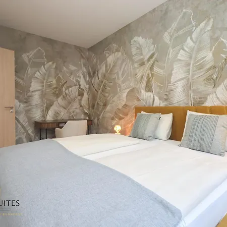 Grand Corvin Apartament *